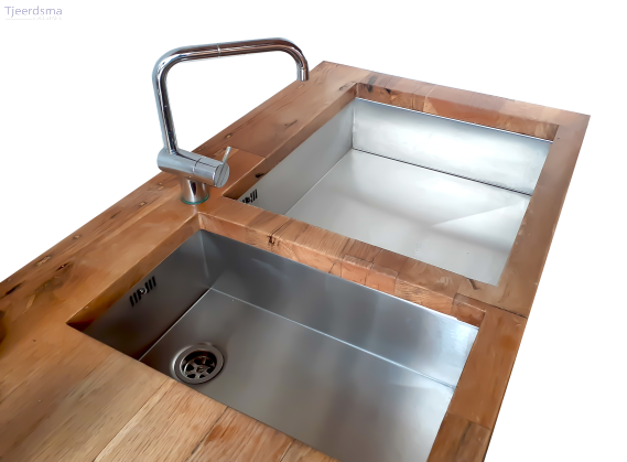 Build in Sinks with Wooden Work Top